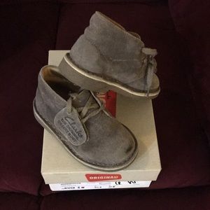 Desert boots for boy toddler. Size 6 wide